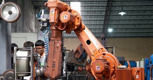 中国工厂正酝酿一场势不可挡的机器人革命(2)-中国数控机床网-中国最